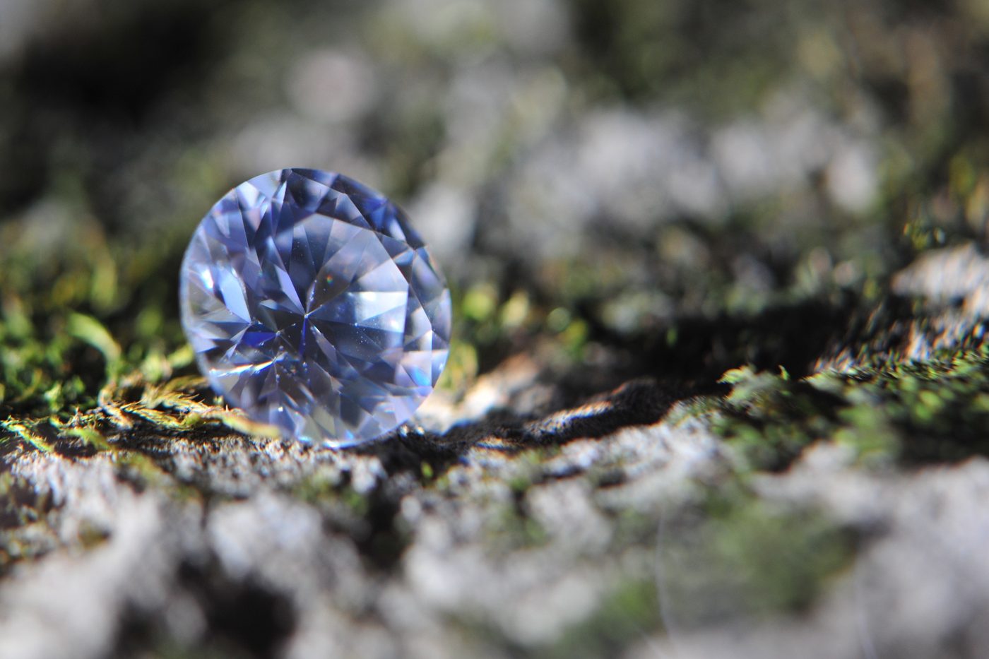 Natürlicher Fancy Blue Diamant im Präsentationsetui