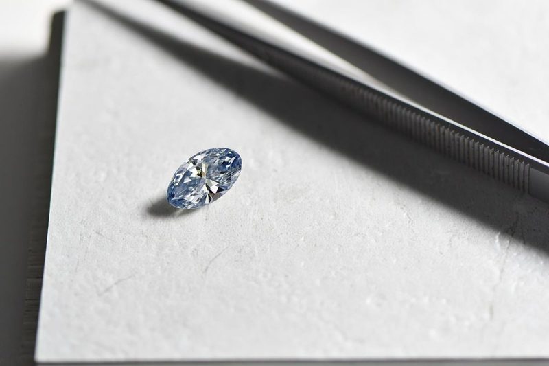 Natürlicher blauer Diamant im Marquiseschliff