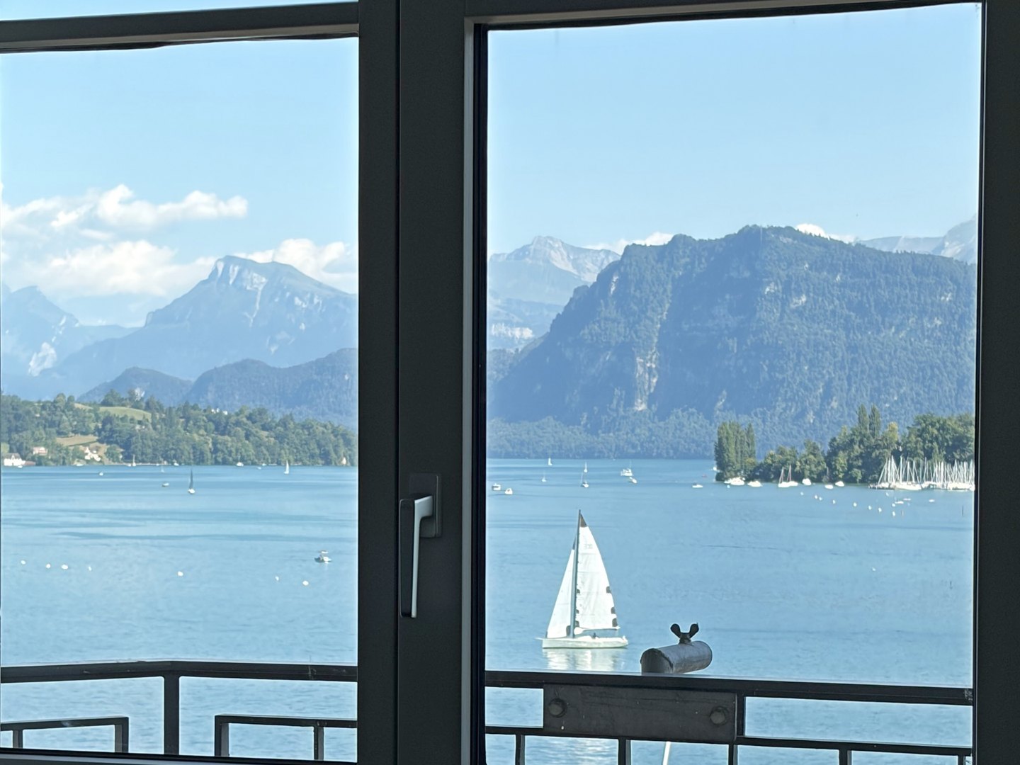 Blick aus dem Haus an der Alpenstrasse über den Vierwaldstättersee