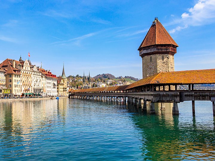 Luzern, die Kapellbrücke mit dem Wasserturm