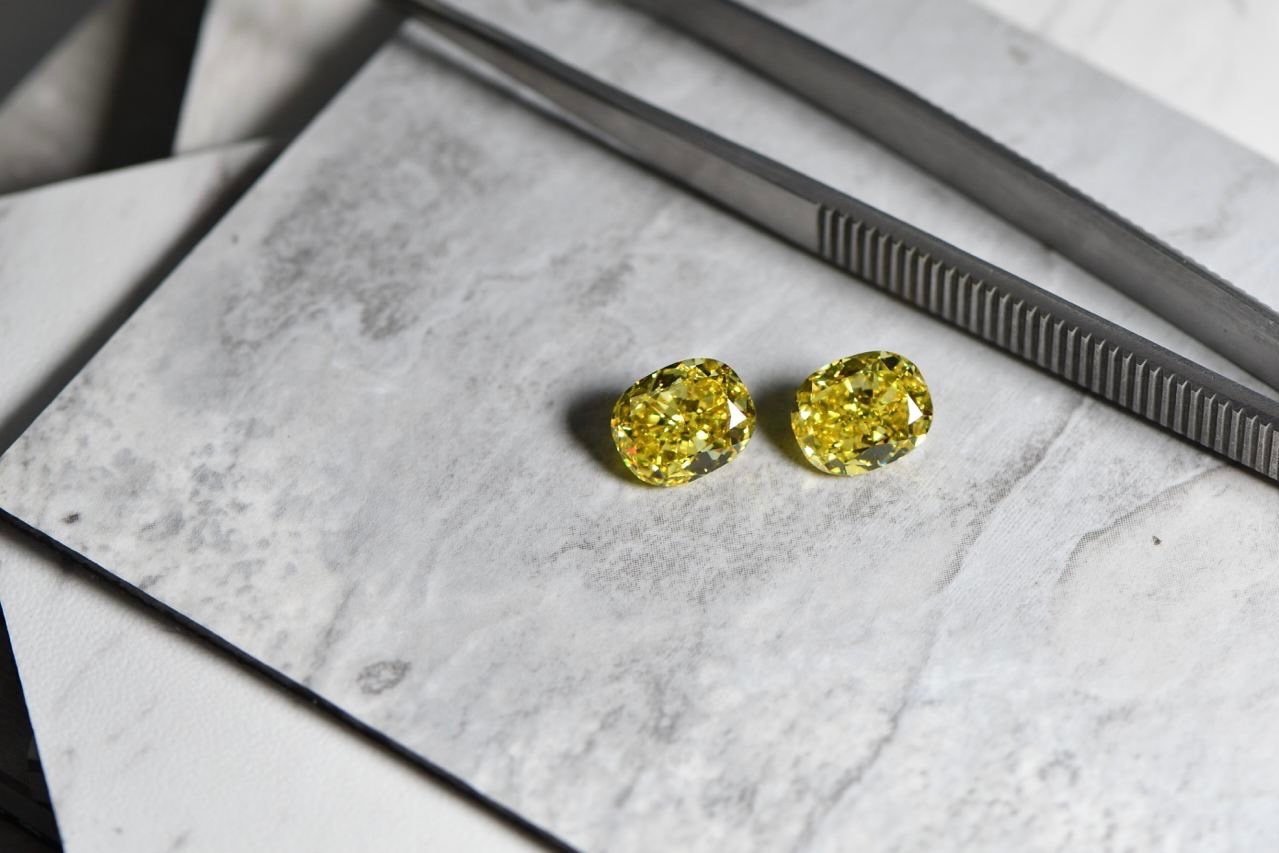 Fancy Vivid Yellow Diamond